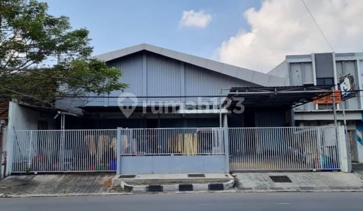 Gudang Strategis Dan Siap Huni Di Kedungmundu Raya, Bebas Banjir