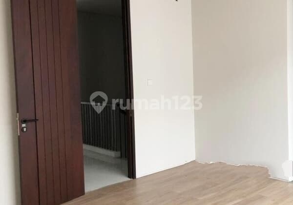 Rumah Modern Baru Setrasari Kulon 7