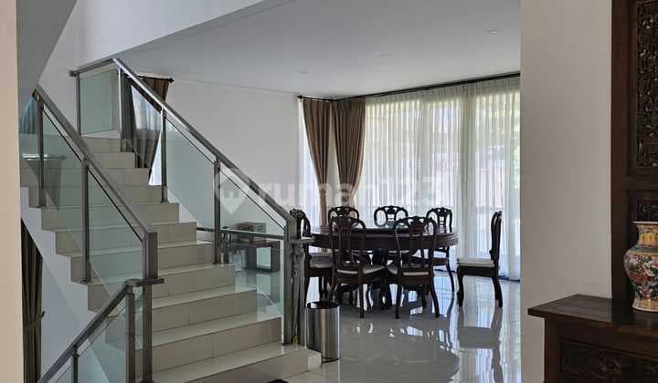 Rumah 3 Lantai Siap Huni Dengan View Golf, Di Resor Dago Pakar