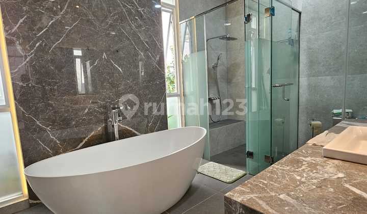 Rumah Super Luxury Siap Huni di Setiabudi Regency