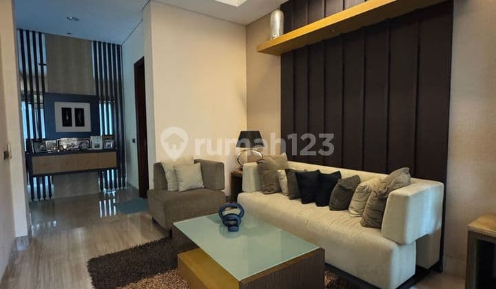 Rumah Luas Full Furnished di BSD City