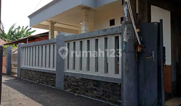 House and Wide Land in Pekapuran Depok in the Village