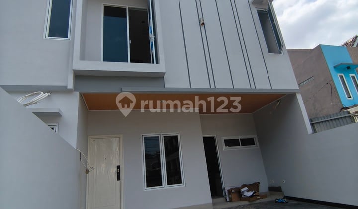 Rumah Mewah Strategis di Percetakan Negara Jakarta Pusat