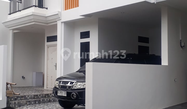 Rumah Mewah Strategis di Lagura Cempaka Putih Jakarta Pusat