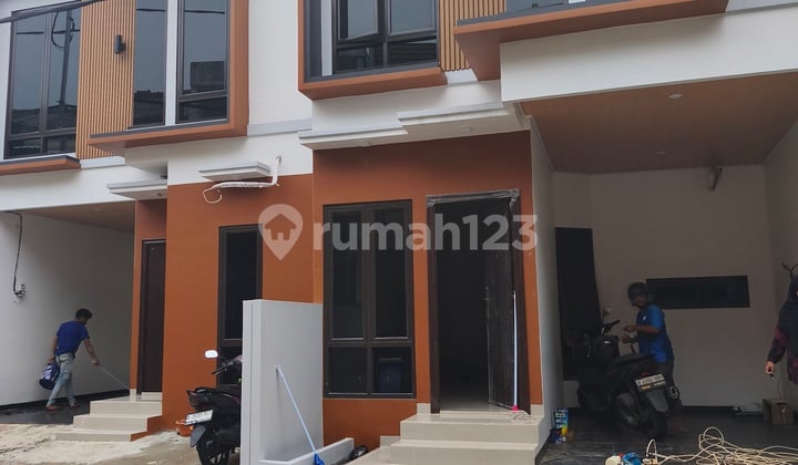 Rumah Mewah Dekat Stasiun Gambir Jakarta Pusat