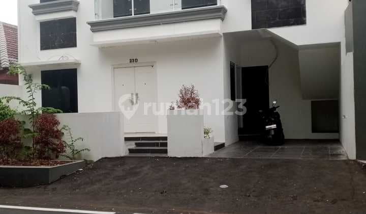 Rumah Mewah Strategis di Percetakan Negara Jakarta Pusat