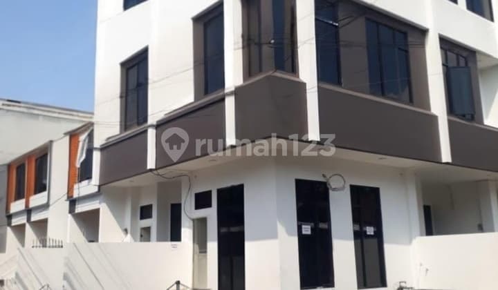 Rumah Mewah Siaphuni Di Kemayoran Jakarta Pusat