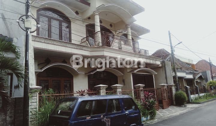 RUMAH KOST EKSKLUSIF DI TENGAH KOTA