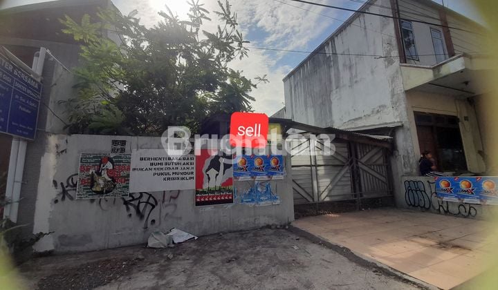 RUMAH PINGGIR JALAN MADYOPURO