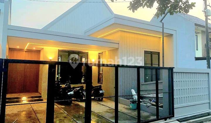 Rumah Asri Pondasi 2 Lantai Lt.167m² Dekat Gegerkalong Bandung