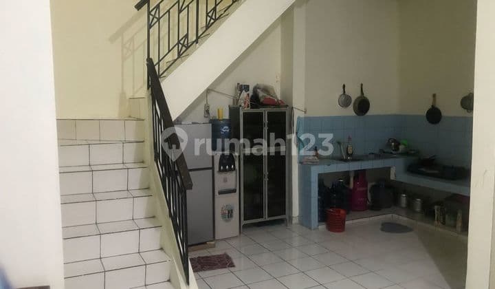 Tanjung Duren Selatan 2.5-Story House for Quick Sale, Ideal for Boarding Rooms