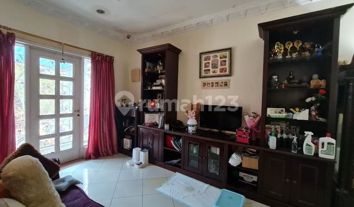 For sale fast 3-story townhouse in Pantai Mutiara, North Jakarta.