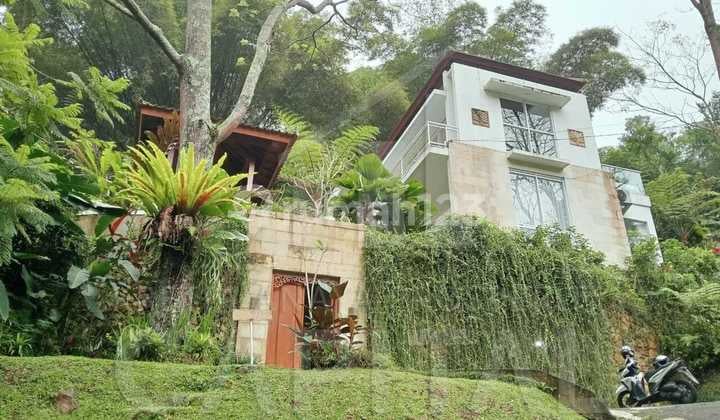 Jual Cepat Villa Cantik dengan View Hutan Nan Asri di Dago Giri