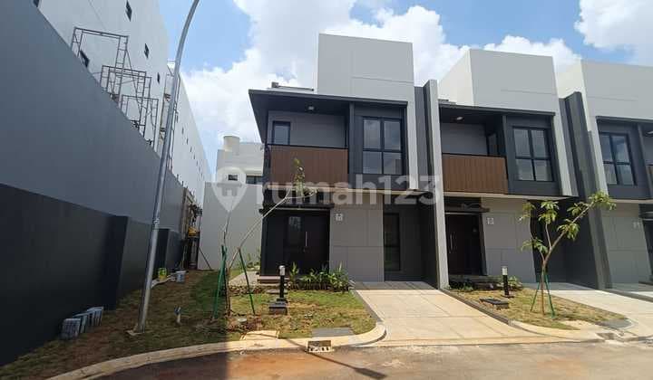 dijual Rumah di Summarecon Crown Gading (SCG), cluster Regia Bekasi