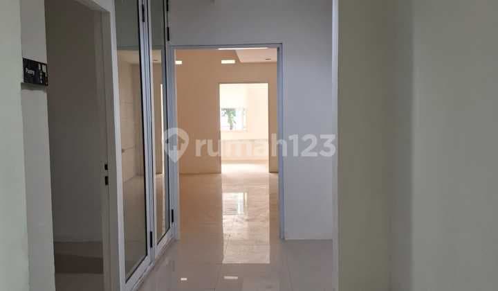 Cheap Shop/Office for Sale on Boulevard Kelapa Gading, North Jakarta