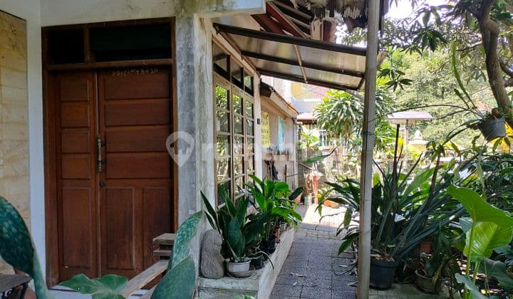 Rumah 2 Lantai Gunung Batu Banyak Ruang Taman Luas