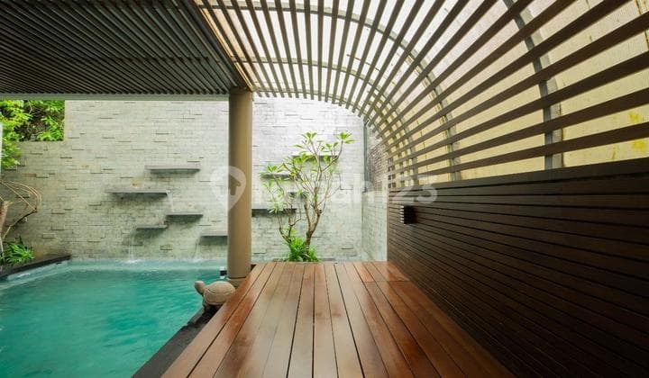 Dijual Rumah Mewah Cantik Fully Furnished Taman Golf Lippo Karawaci