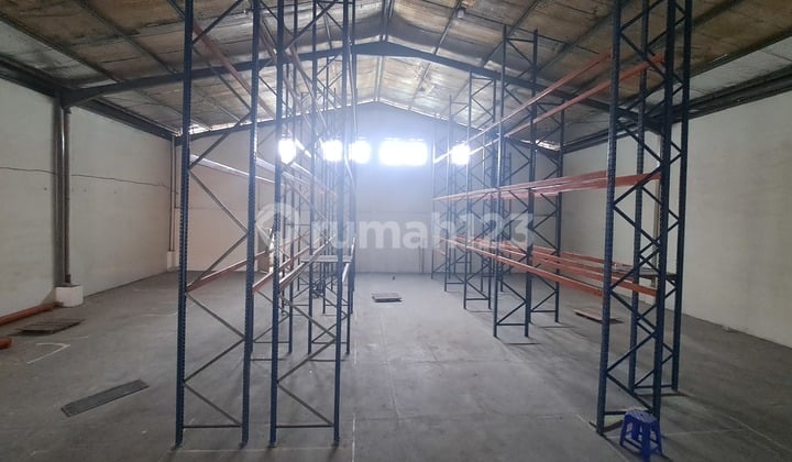 Gudang Kantor Mainroad Sukarno Hatta Dekat Tol Akses Kontainer