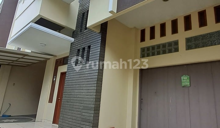 Rumah mewah 3lt di sayap BKR,bangunan kokoh,terawat,lokasi strategis
