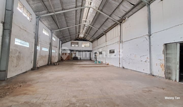 Gudang tengah kota akses tronton dekat tol pasirkoja