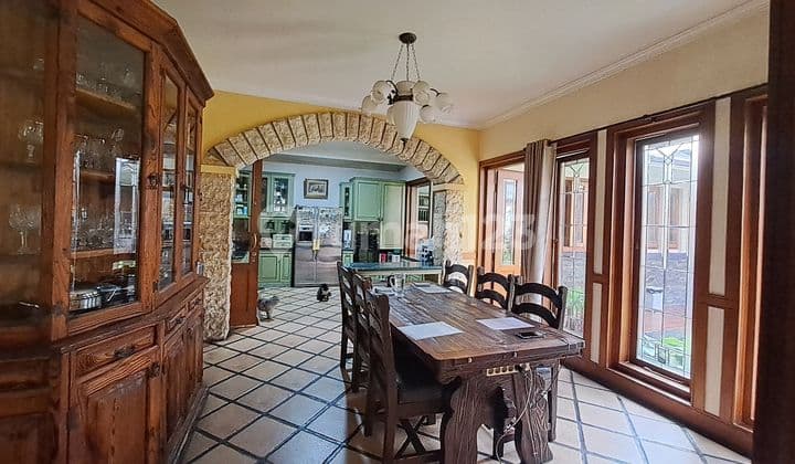 Rumah Belanda sayap Gatot subroto asri adem sangat terawat