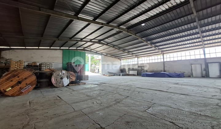 Container Access Warehouse at the End of Berung Main Road, Jl Rumah Sakit