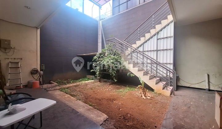 Disewakan Rumah Mewah Baru Renov di Komp Batununggal Indah