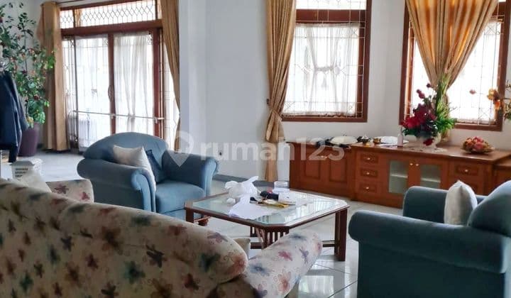 SEWA RUMAH DENGAN VIEW DI BANDUNG UTARA