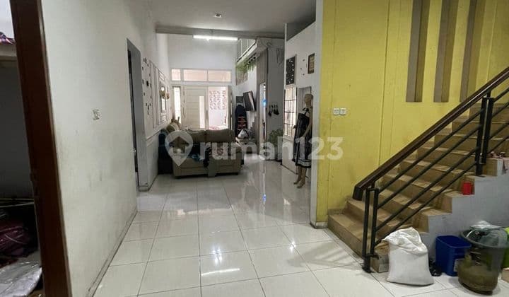 3-Story Hook House Rahayu Margaasih