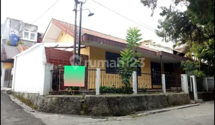 Rumah Komplek Cihanjuang Bersih Terawat