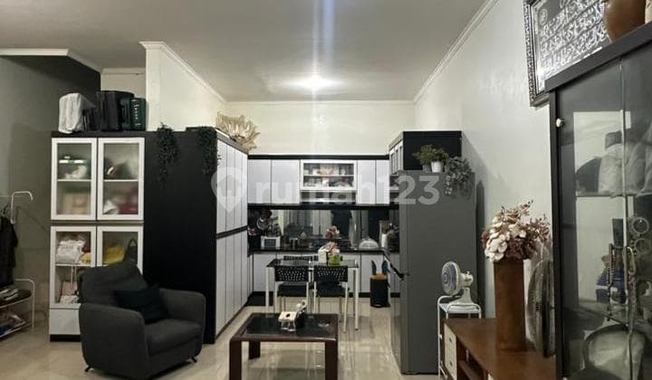 Rumah Komplek Buah Batu Semi Furnished