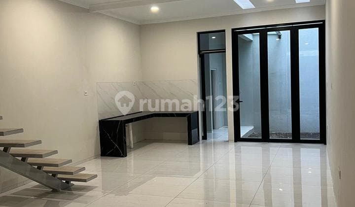 Rumah Baru Tengah Kota