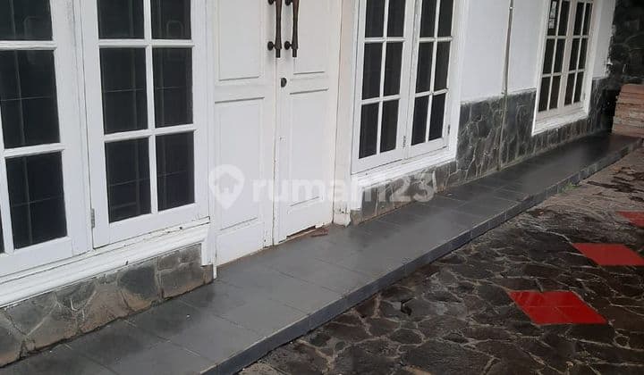 RUMAH LAMA HITUNG TANAH STRATEGIS DEKAT TOL DI BINTARO SEKTOR 1