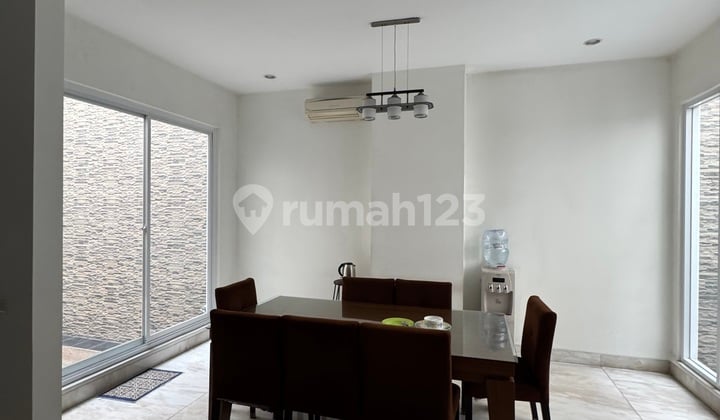 Rumah Pluit Modern Minimalis 3 Lantai Full Furnished Dekat Mall Emporium