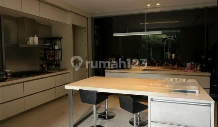 Rumah mewah Hoek Lotus Palace PIK Minimalis Tropis jarang ada