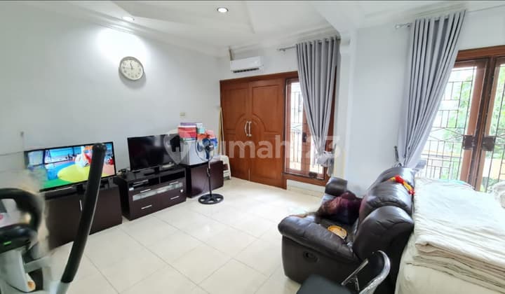 Rumah pluit permai 2 1/4 lantai 5 kamar tidur