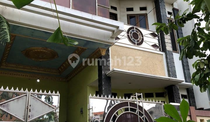 Turun Harga, Jual Cepat, Rumah 3 Lantai, 5 Menit Summarecon Bks