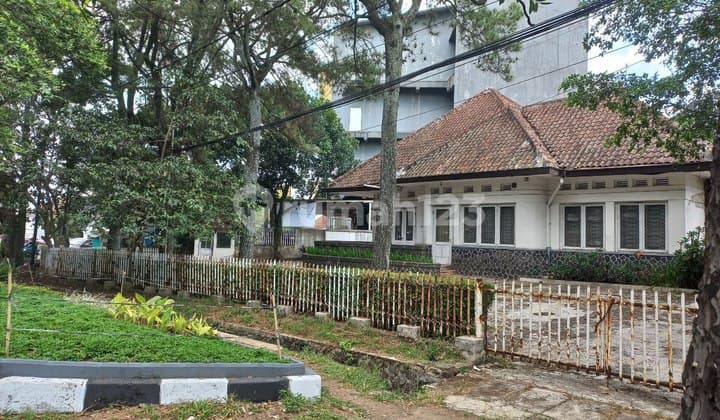 Rumah Klasik Area Komersial Cocok Untuk Tempat Usaha Area Cipaganti