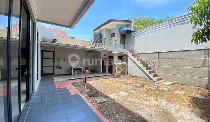 Rumah Siap Huni 2 Lantai Renovasi Baru, Harga Di Bawah Pasaran!