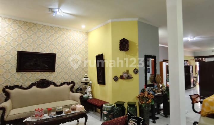 Bekasi Taman Bougenville Rumah Asri di Pojokan