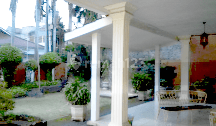 Rumah Bergaya Kolonial di Kawasan Premium, Menteng