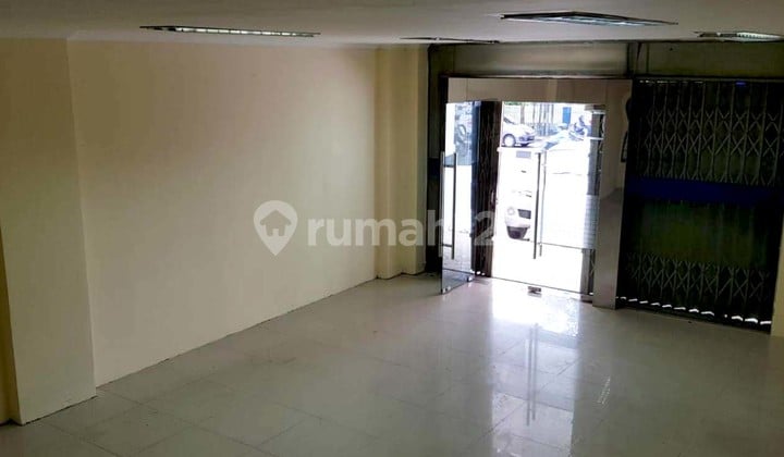 Ruko Jual Cepatcocok untuk Kantor di Area Strategis, Kebayoran Baru