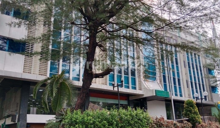 4-Story Office Building in Barre Condition, Cikini, Menteng