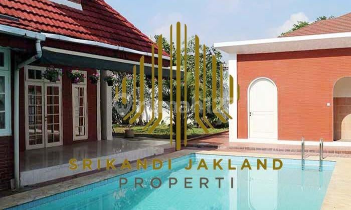 For Rent, Ready-to-Live House in Cilandak with a Pool