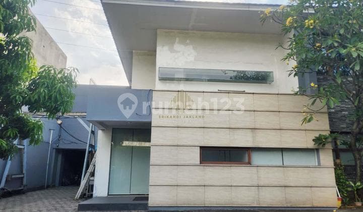 Kantor Siap Operasional Pinggir Jalan Raya Dekat Blok M Akses MRT