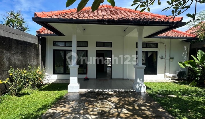 Asri Villa on Jl. Pantai Berawa, Tibubeneng, North Kuta, Badung, Bali, Indonesia, 80361, Canggu
