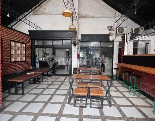 Dijual Rumah + Tempat Usaha Strategis di Mainroad Sayap Pelajar Pejuang