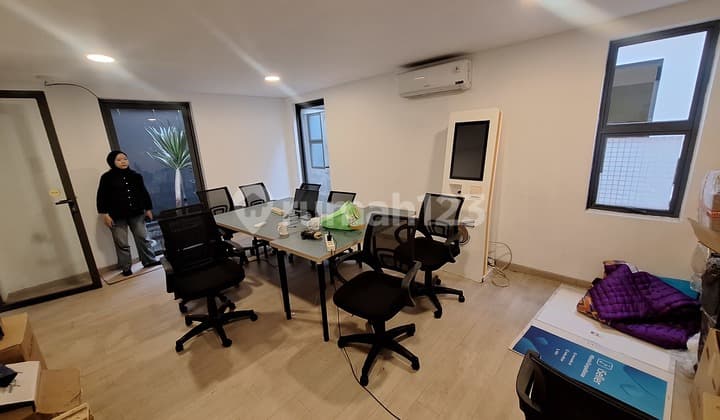 Disewakan Ruang Usaha Bersama Strategis di Sayap Riau Cocok untuk Kantor,Klinik atau Salon