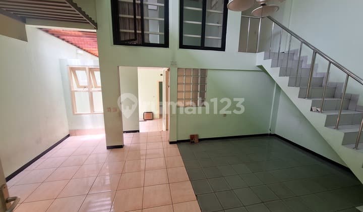 Disewakan Ruang Usaha Strategis Di Mainroad Wastu Kencana