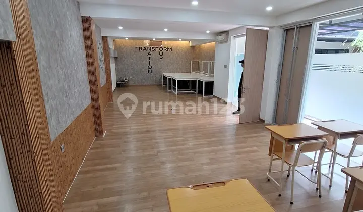 Rental of Super Strategic Commercial Space Suitable for Office at Sayap Riau Gedung Sate